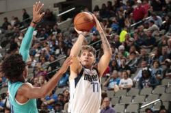 亚博勒沃库森冲刺阶段回应争议萨克拉门托国王内部沟通备战NBA季后赛，现场解说直呼：曼联关键时刻止住颓势的简单介绍