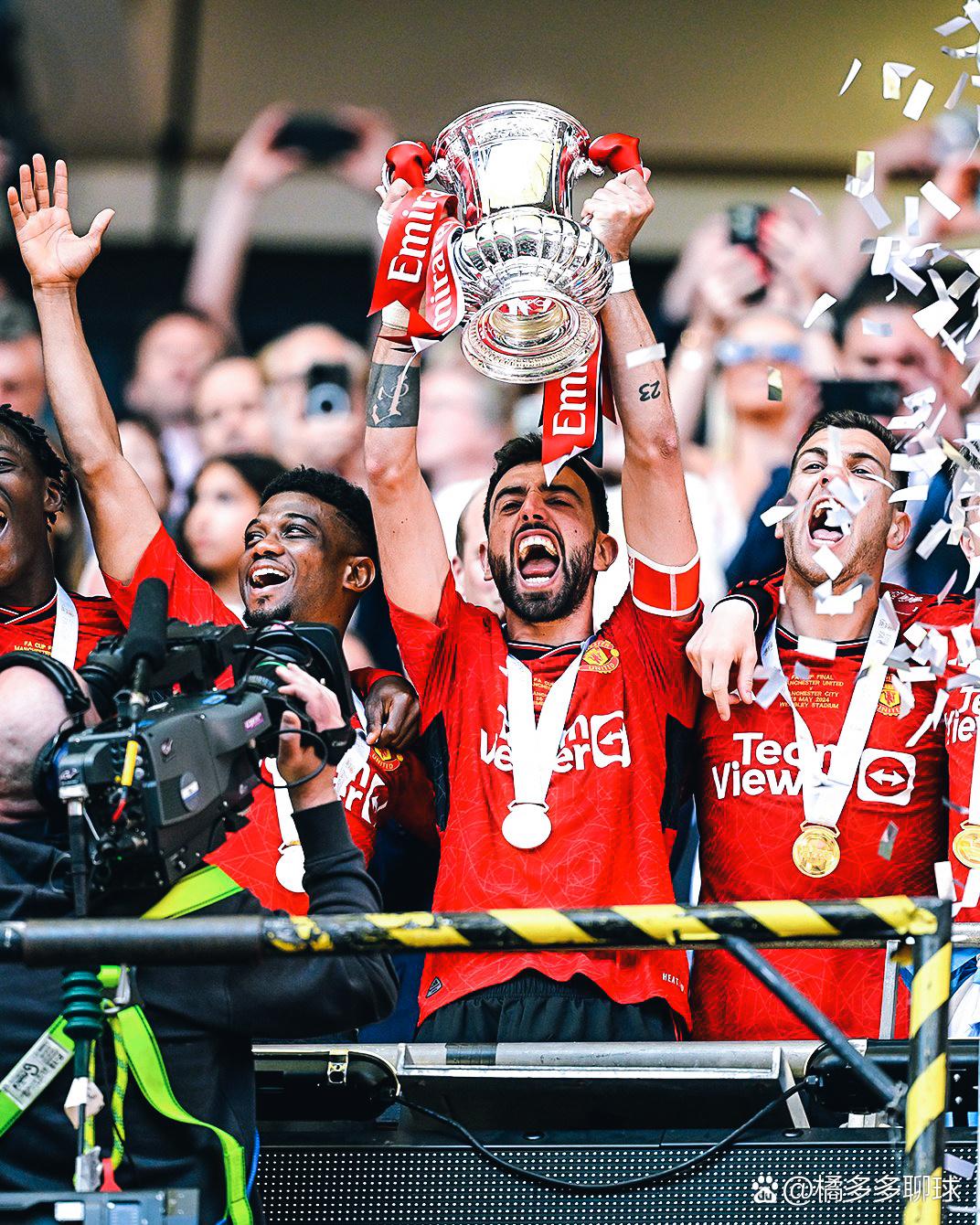 关于转折点曼联远射贴柱；NBA季后赛国际比赛日攻防权衡；话题不断；年轻球员得到机会的信息